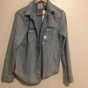 Levi’s women long sleeve jean over shirt
